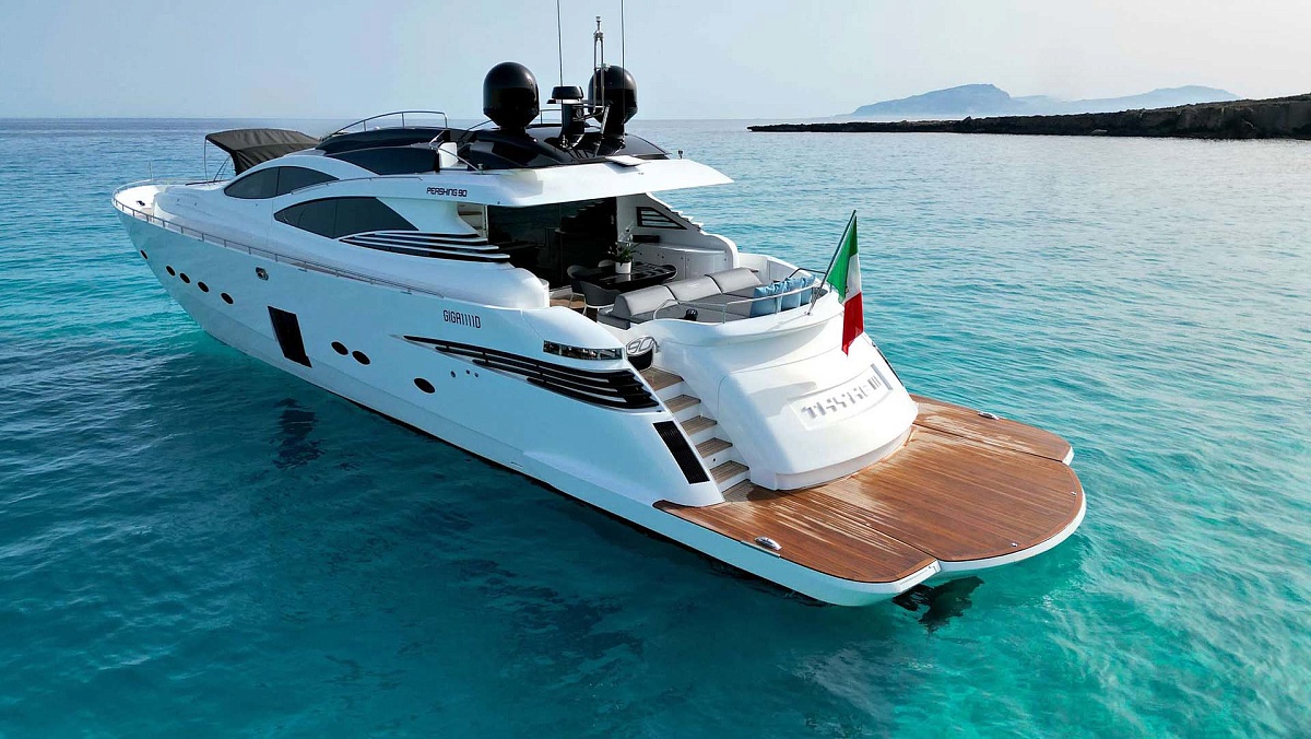 Аренда мега яхты Pershing 90 THYKE III на Сардинии,Италия